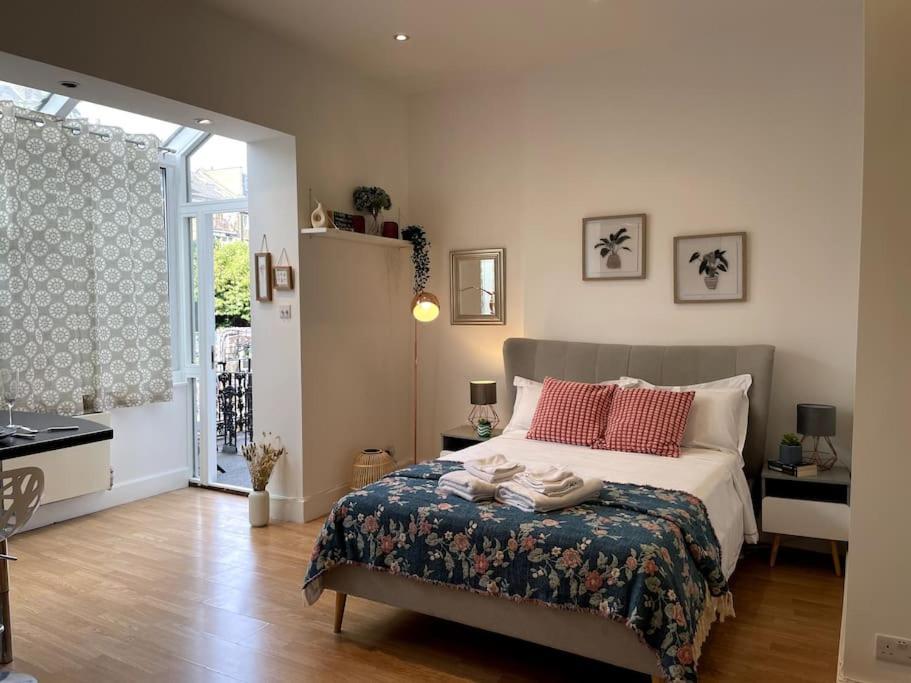 Cute&Cozy Studio Apt In Barons Court London Eksteriør billede