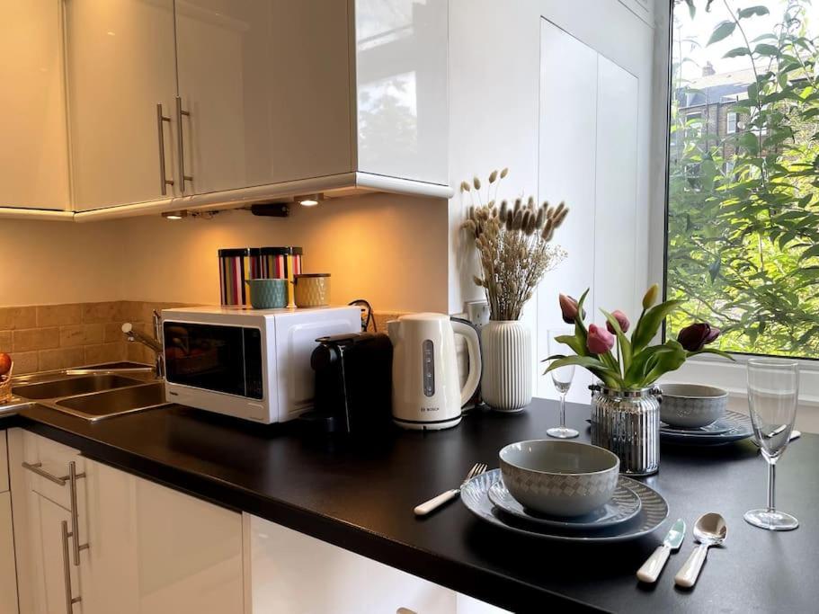 Cute&Cozy Studio Apt In Barons Court London Eksteriør billede
