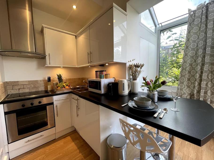 Cute&Cozy Studio Apt In Barons Court London Eksteriør billede