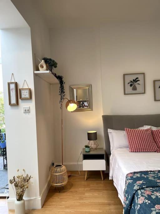 Cute&Cozy Studio Apt In Barons Court London Eksteriør billede